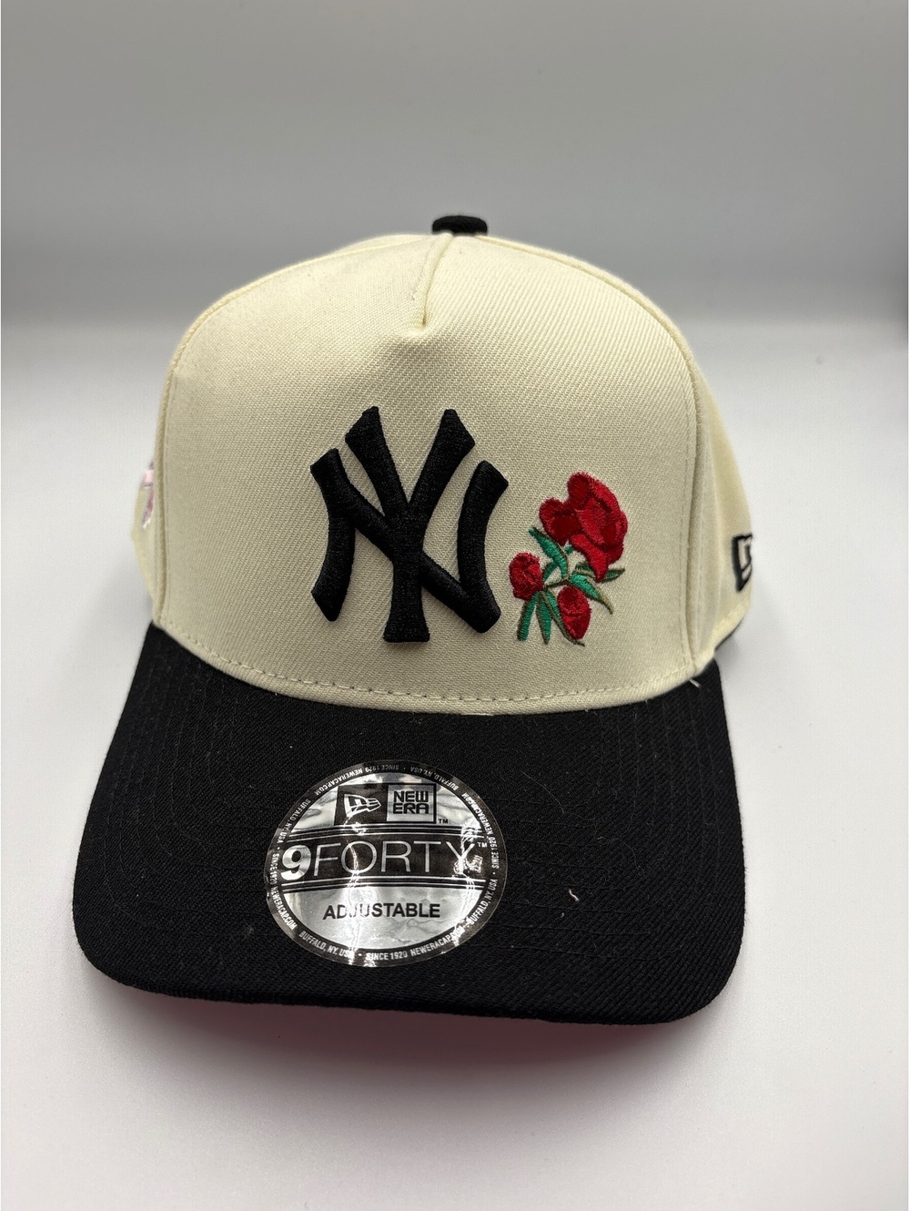 New Era 9FORTY Adjustable New York Yankees Hat with Rose Embroidery